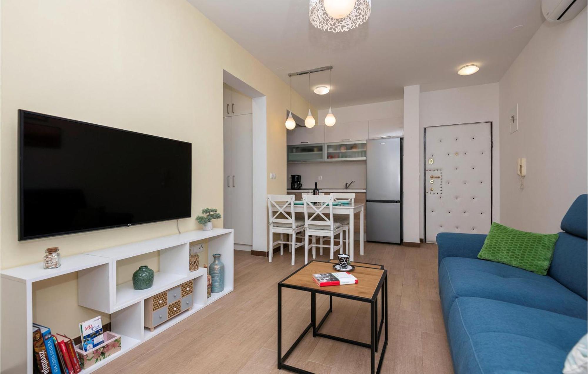 1 Bedroom Beautiful Apartment In Baška Voda Exterior foto