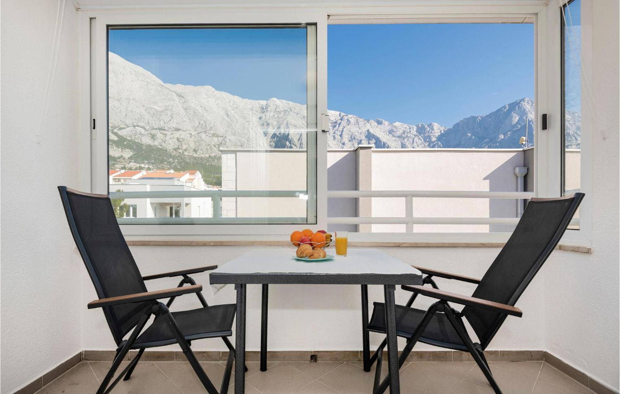 1 Bedroom Beautiful Apartment In Baška Voda Exterior foto